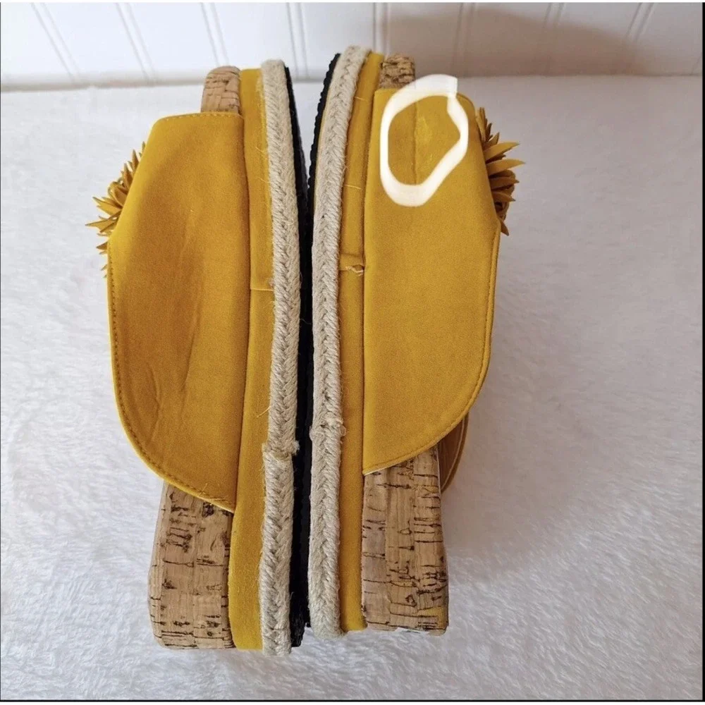 Womens Boutique Unbranded Slip On Espadrilles 42‎ US 11 Mustard Fringe Flower